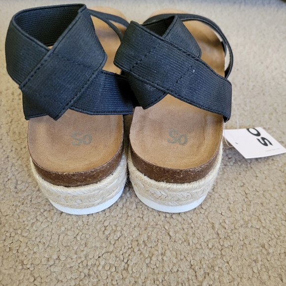 Brand New platform sandals - Picture 3 of 4